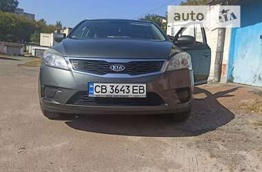 Хэтчбек Kia Ceed 2010 в Чернигове