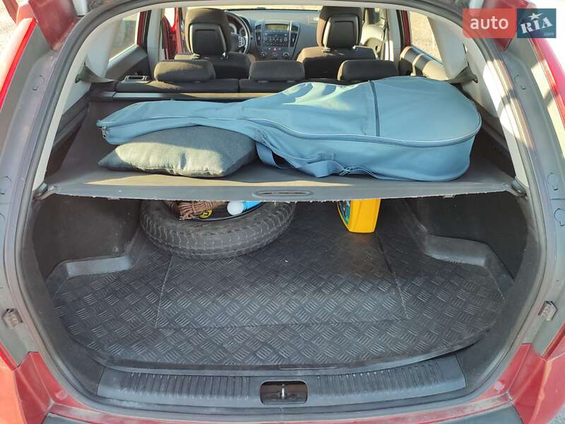 Универсал Kia Ceed 2008 в Александровке