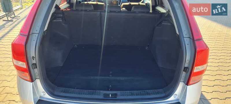 Универсал Kia Ceed 2011 в Нововолынске