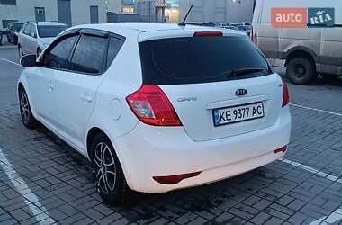 Хэтчбек Kia Ceed 2010 в Павлограде