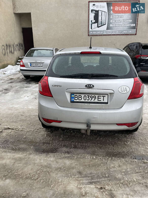 Хетчбек Kia Ceed 2010 в Старокостянтинові