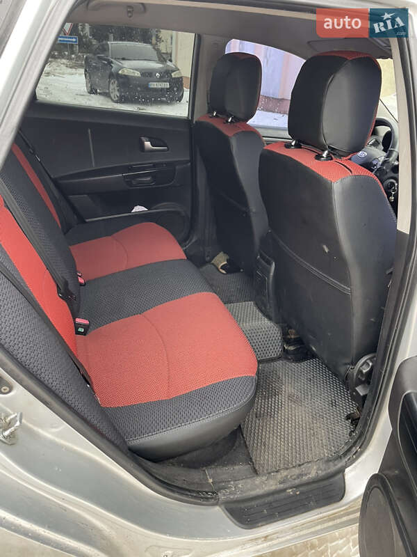 Хетчбек Kia Ceed 2010 в Старокостянтинові