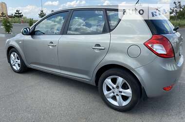 Хэтчбек Kia Ceed 2009 в Одессе