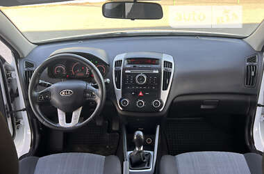 Хэтчбек Kia Ceed 2009 в Харькове