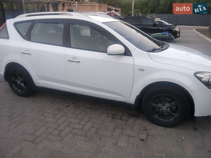 Универсал Kia Ceed 2010 в Николаеве