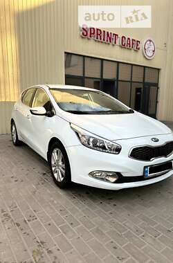 Хетчбек Kia Ceed 2013 в Дніпрі