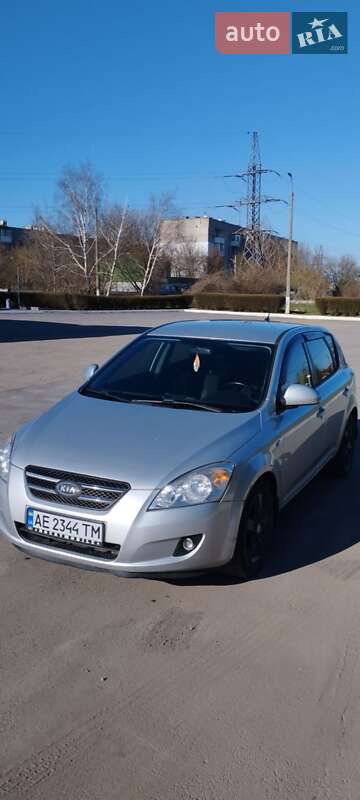 Хетчбек Kia Ceed 2008 в Кам'янському