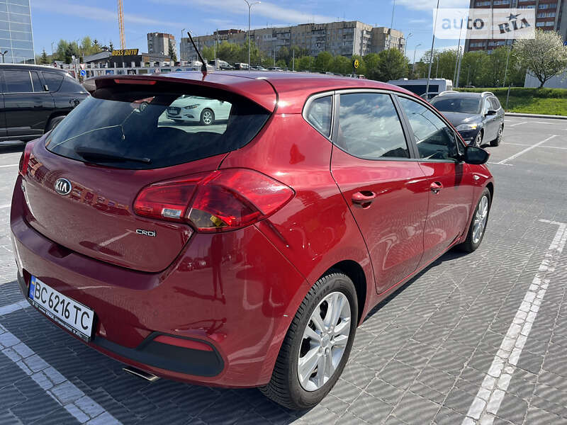 Хэтчбек Kia Ceed 2012 в Львове