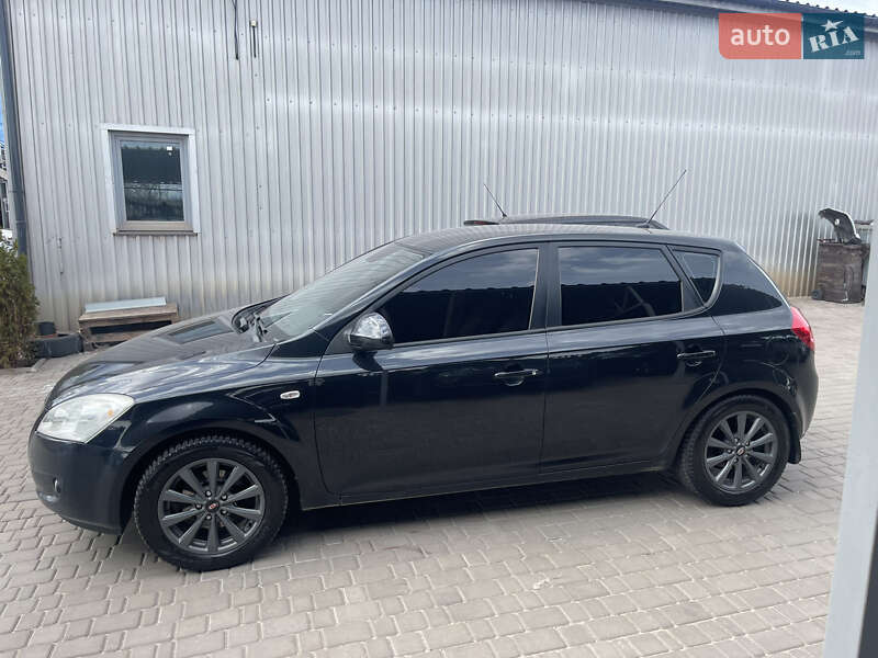 Хетчбек Kia Ceed 2007 в Кривому Розі фото 3 Хетчбек Kia Ceed 2007 в Кривому Розі