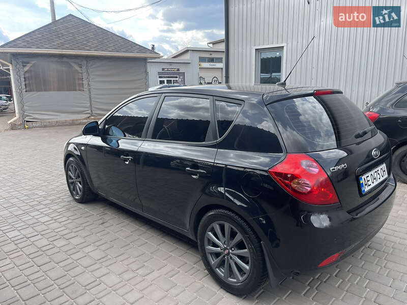 Хетчбек Kia Ceed 2007 в Кривому Розі фото 4 Хетчбек Kia Ceed 2007 в Кривому Розі