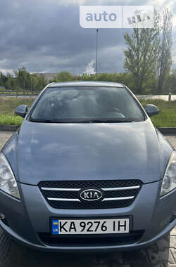 Хэтчбек Kia Ceed 2008 в Киеве