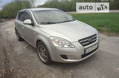 Хэтчбек Kia Ceed 2008 в Мене