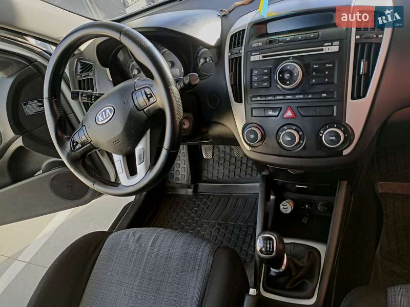 Универсал Kia Ceed 2010 в Николаеве