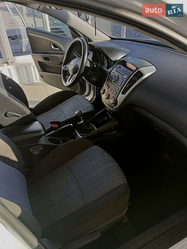 Универсал Kia Ceed 2010 в Николаеве