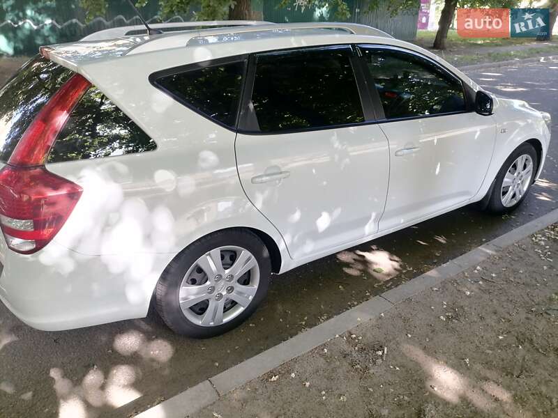 Универсал Kia Ceed 2011 в Харькове