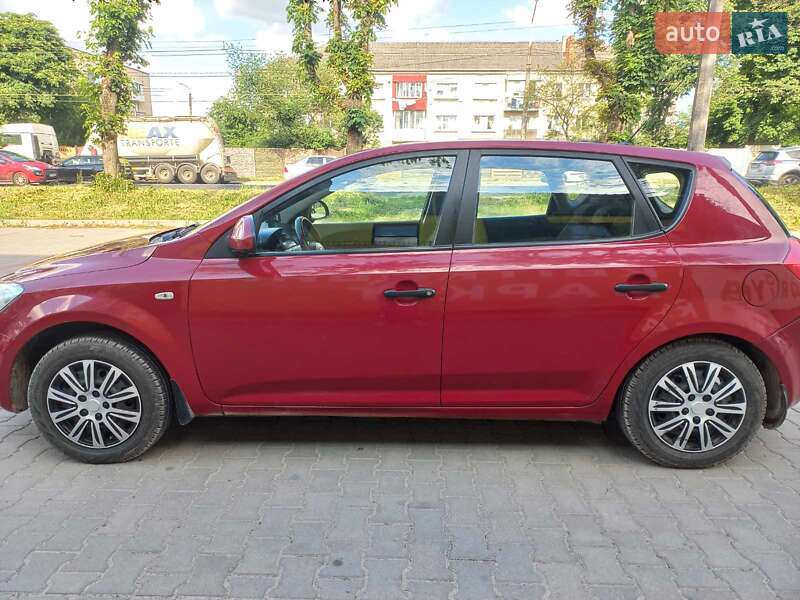 Хэтчбек Kia Ceed 2009 в Тернополе фото 3 Хэтчбек Kia Ceed 2009 в Тернополе