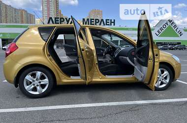 Хэтчбек Kia Ceed 2007 в 