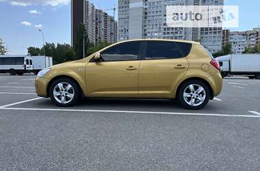 Хэтчбек Kia Ceed 2007 в 