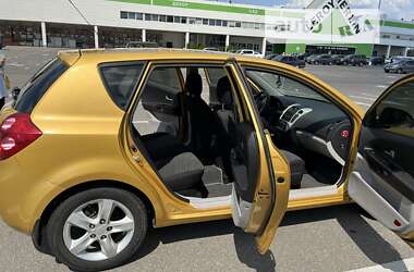 Хэтчбек Kia Ceed 2007 в 