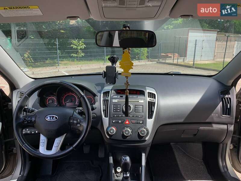 Універсал Kia Ceed 2011 в Житомирі