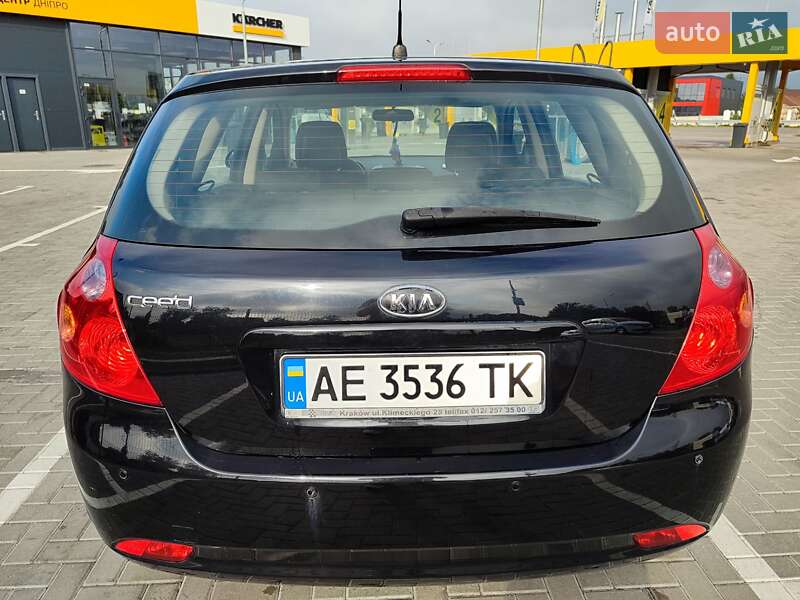 Хэтчбек Kia Ceed 2008 в Днепре