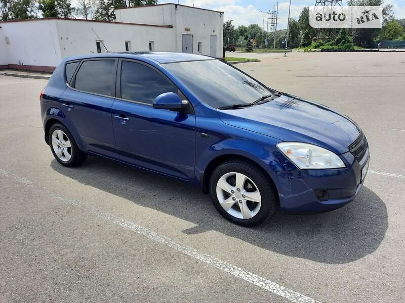 Хэтчбек Kia Ceed 2008 в Киеве