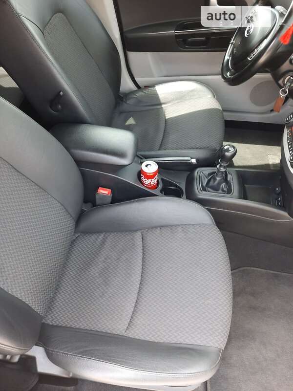 Хэтчбек Kia Ceed 2008 в Киеве