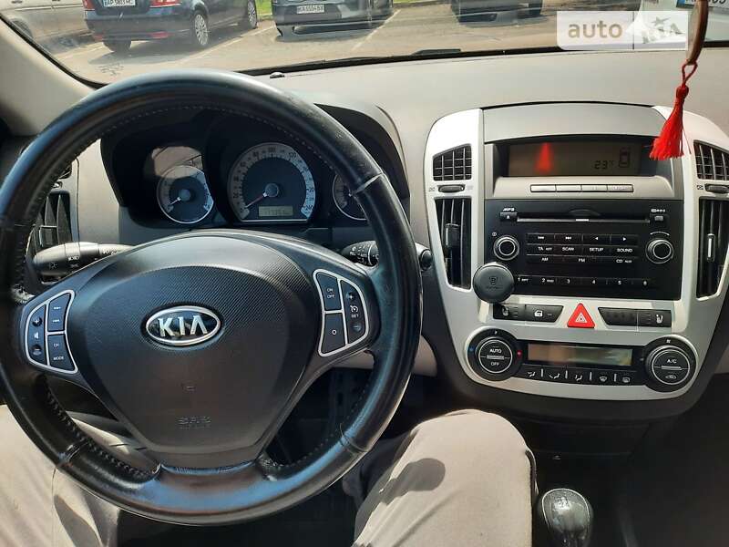 Хэтчбек Kia Ceed 2008 в Киеве