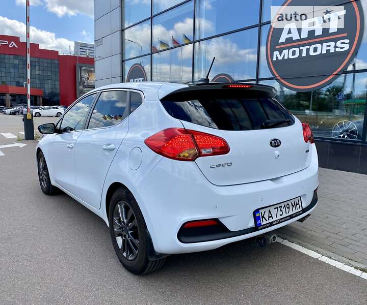 Хэтчбек Kia Ceed 2012 в Киеве