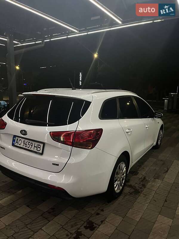 Универсал Kia Ceed 2015 в Ужгороде