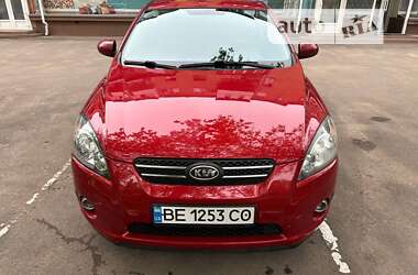 Хэтчбек Kia Ceed 2010 в Одессе