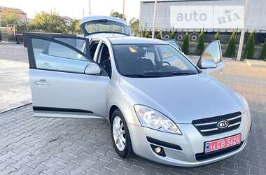 Хэтчбек Kia Ceed 2009 в Львове