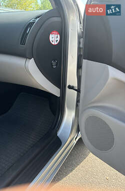 Хэтчбек Kia Ceed 2008 в 