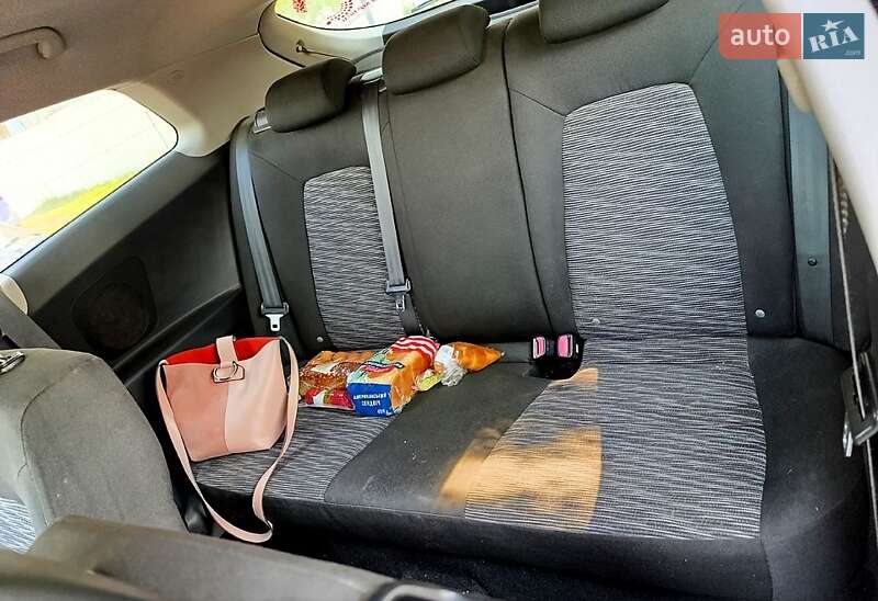 Хэтчбек Kia Ceed 2008 в Миргороде