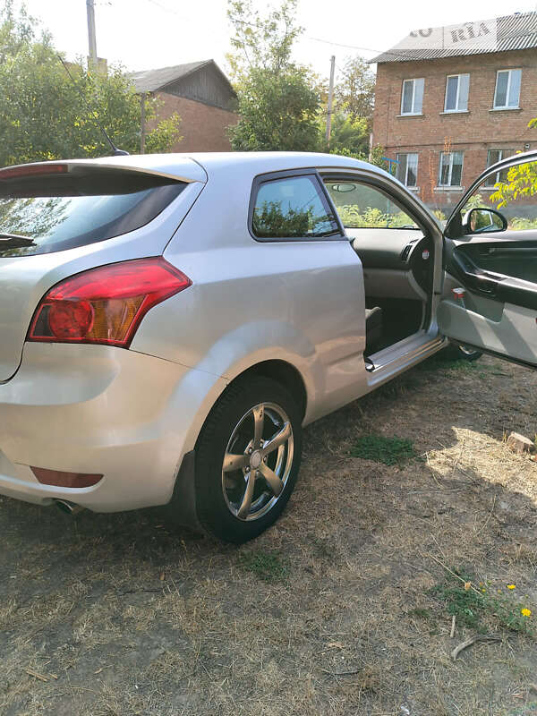 Хэтчбек Kia Ceed 2008 в Кривом Роге фото 8 Хэтчбек Kia Ceed 2008 в Кривом Роге