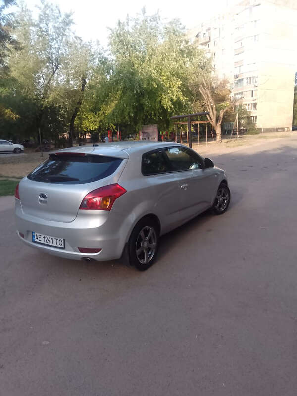 Хэтчбек Kia Ceed 2008 в Кривом Роге фото 13 Хэтчбек Kia Ceed 2008 в Кривом Роге