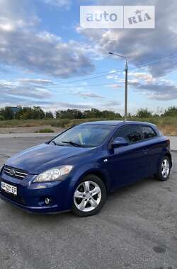 Хэтчбек Kia Ceed 2008 в Запорожье