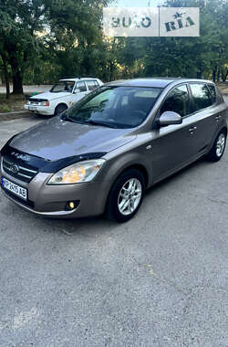 Хэтчбек Kia Ceed 2008 в Запорожье