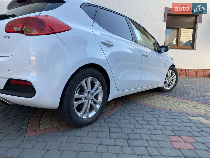 Хэтчбек Kia Ceed 2012 в Старом Самборе