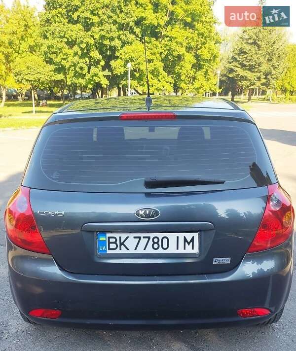 Хэтчбек Kia Ceed 2007 в Ровно