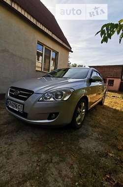 Хэтчбек Kia Ceed 2007 в Киеве