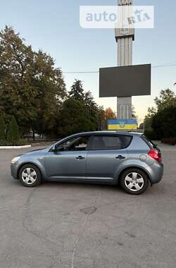 Хэтчбек Kia Ceed 2008 в Кременчуге