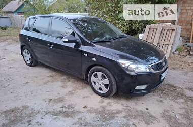 Хэтчбек Kia Ceed 2011 в Киеве