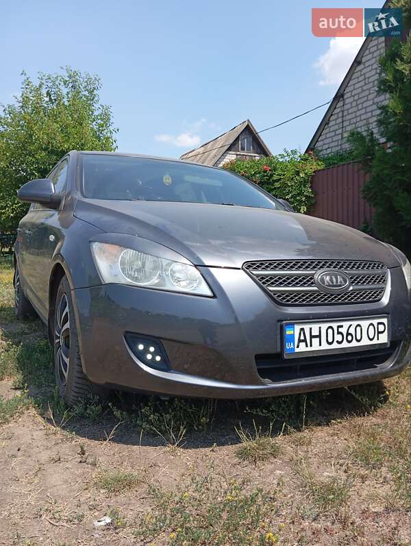 Хетчбек Kia Ceed 2008 в Близнюках