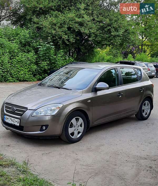 Хэтчбек Kia Ceed 2008 в Виннице