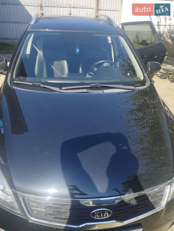 Универсал Kia Ceed 2010 в Лысянке