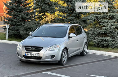 Хэтчбек Kia Ceed 2008 в Днепре