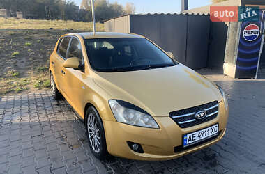 Хэтчбек Kia Ceed 2007 в 
