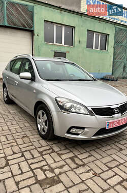 Універсал Kia Ceed 2010 в Сумах