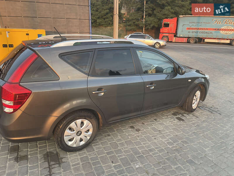 Універсал Kia Ceed 2011 в Харкові